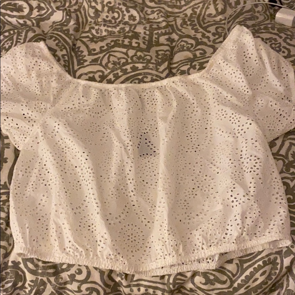 White lace crop